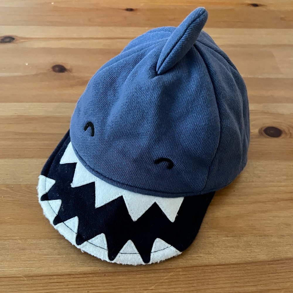 $15 for 3 ⭐️ Baby hat (blue shark Cap)